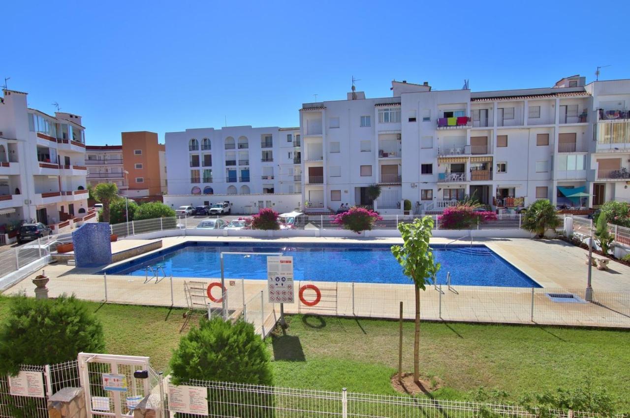 Apartamento Welcs -013- Con Terraza Y Piscina Lägenhet Empuriabrava Exteriör bild
